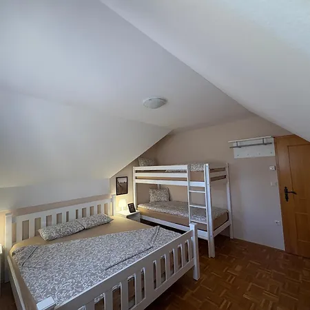 Apartma Jelencek Διαμέρισμα *